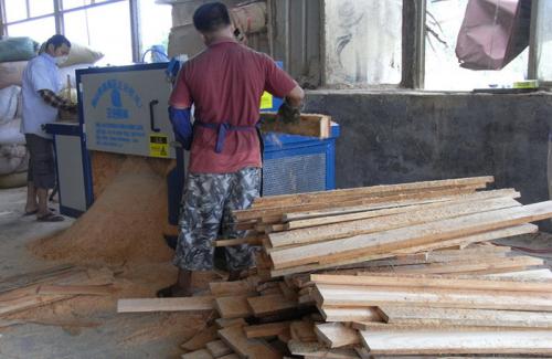 廣東省-惠州方木多片鋸150高加工現(xiàn)場2