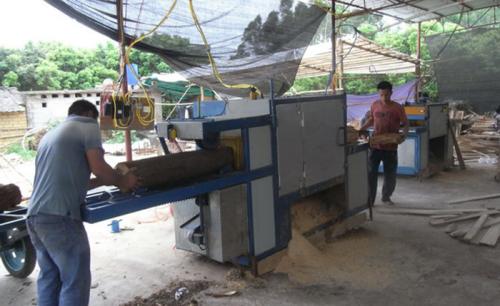 廣西省-平南市-圓木多片鋸-方木-加工現場