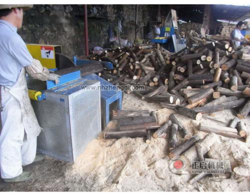 湖南省汝城縣圓木截斷機加工現場28型