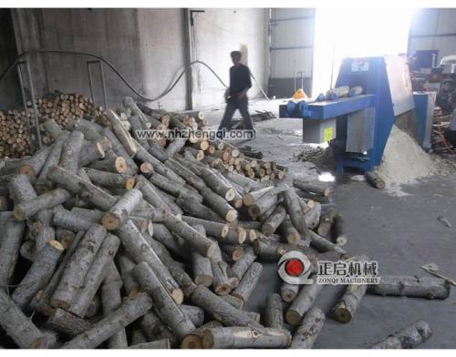 山東荷澤楊木加工現(xiàn)場200機(jī)